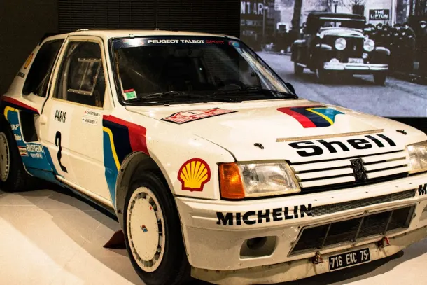 يونيسلوتس كازينو تطبيق أندرويد/آي أو إس